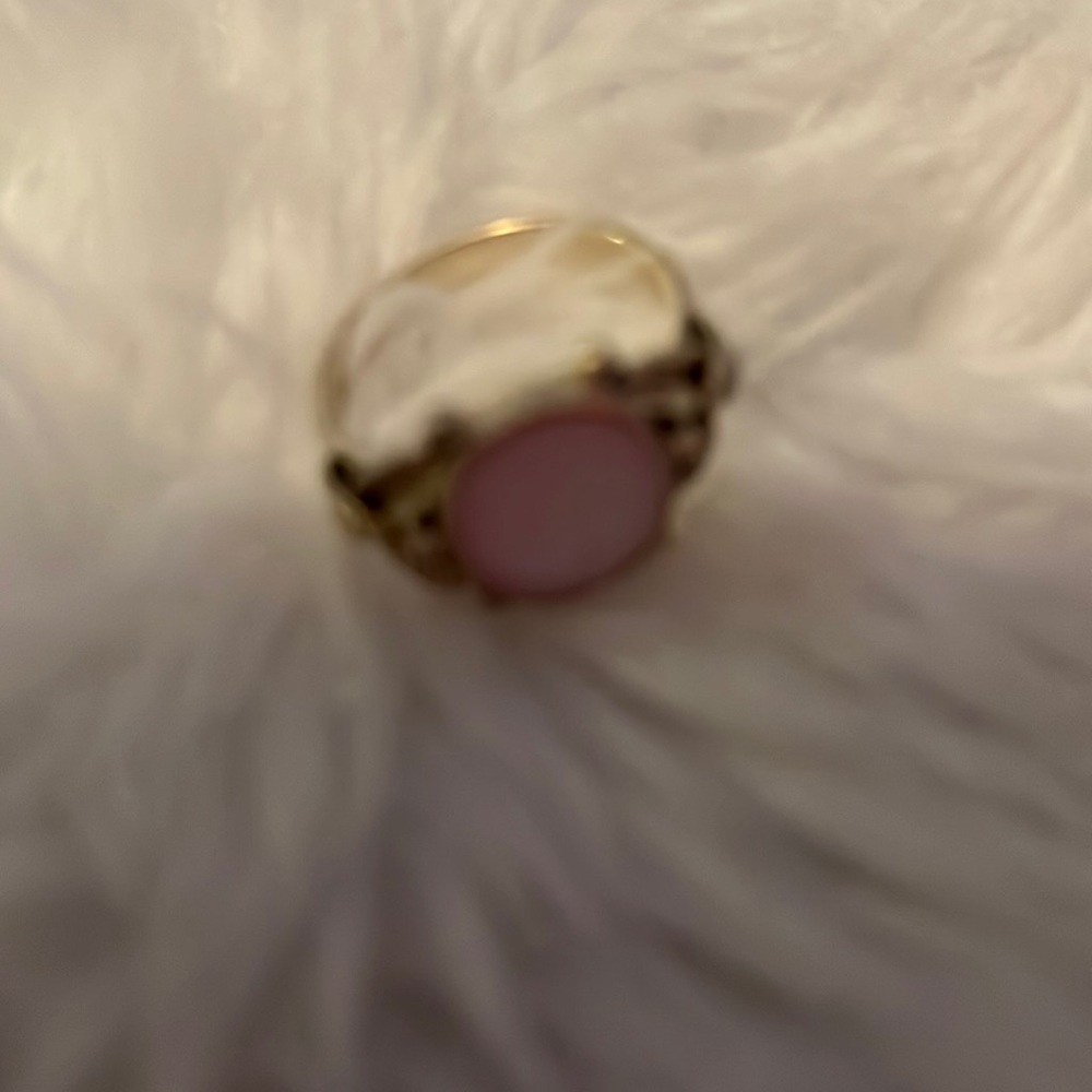 Beautiful pink ring size 4. Great for a pinky